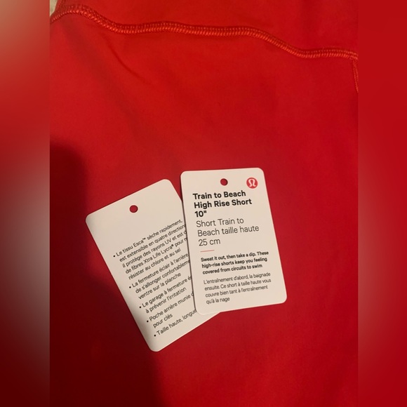 Lululemon Red Train to Beach High Rise biker short 10” sold out! Size 6 - Picture 6 of 9